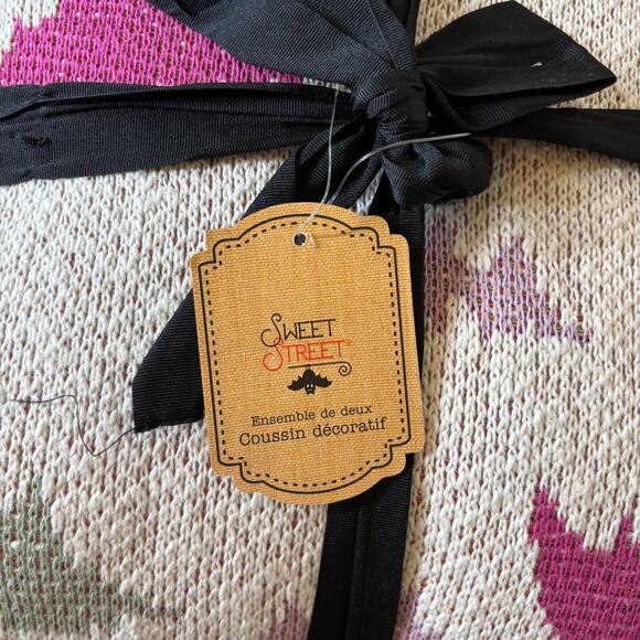 (2) Sweet Street NWT Set of 2 Square Soft Knit Multicolor Bat Pillows 20x20 - Picture 2 of 7